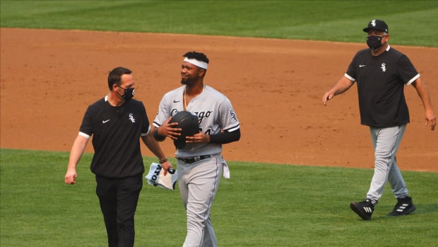 Eloy Jiménez 2B injury v OAK WC G3 2020-10-01 (Kelley Cox) USATSI_15006476